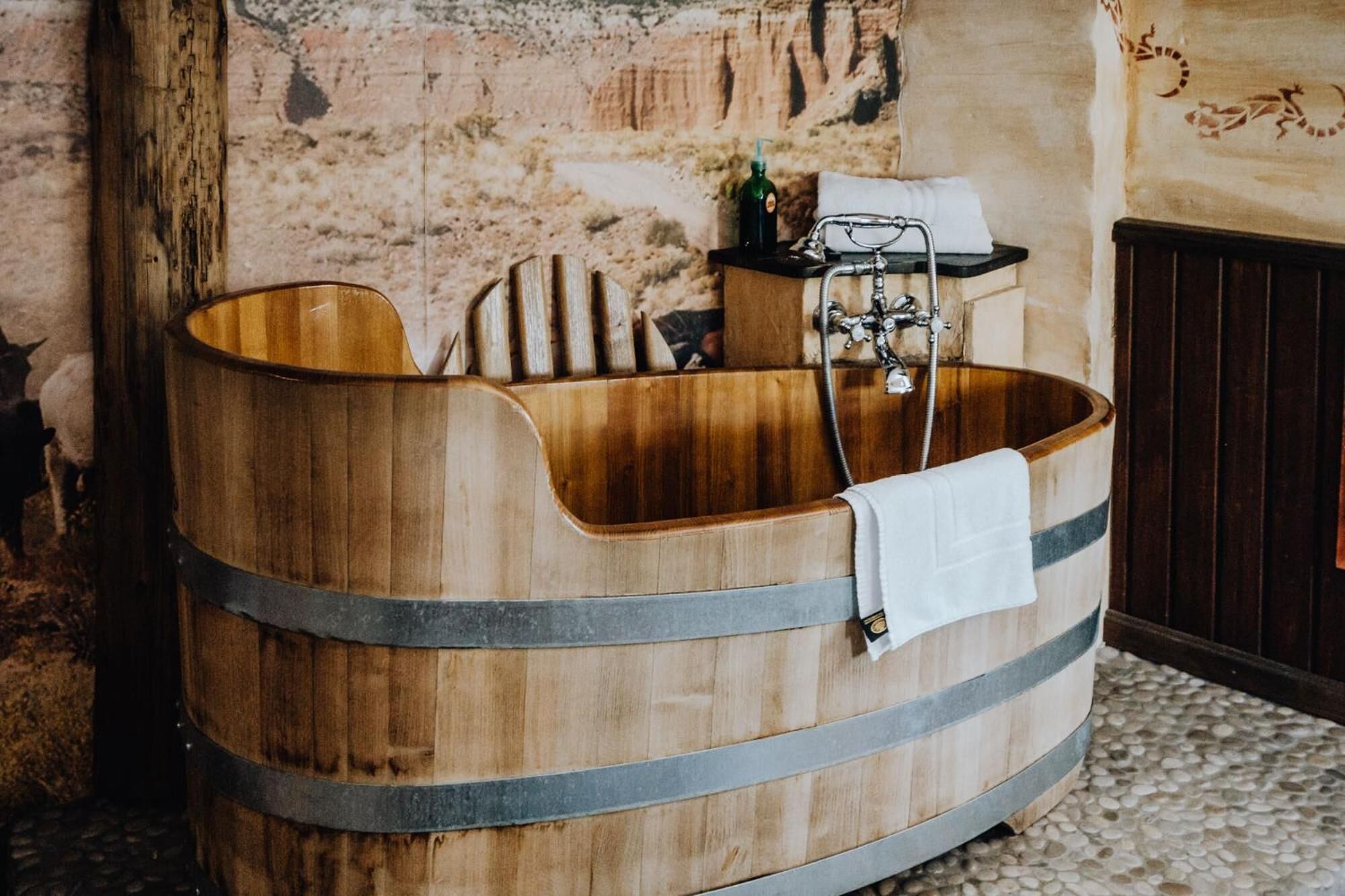 room (jim beam log cabin) | bathroom | free toiletries, hair dryer, towels