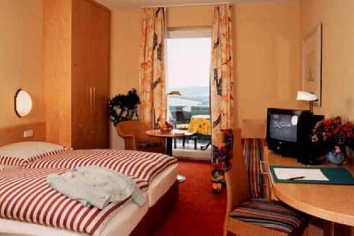 Minibar, escritorio y cunas gratuitas