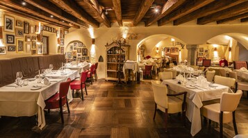 Se sirven almuerzos y cenas (con vistas al jardín) 