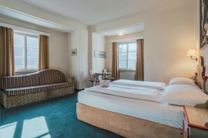Junior Suite, Mountain View | Hypo-allergenic bedding, in-room safe, desk, free cribs/infant beds - Hotel Traube (Bressanone)