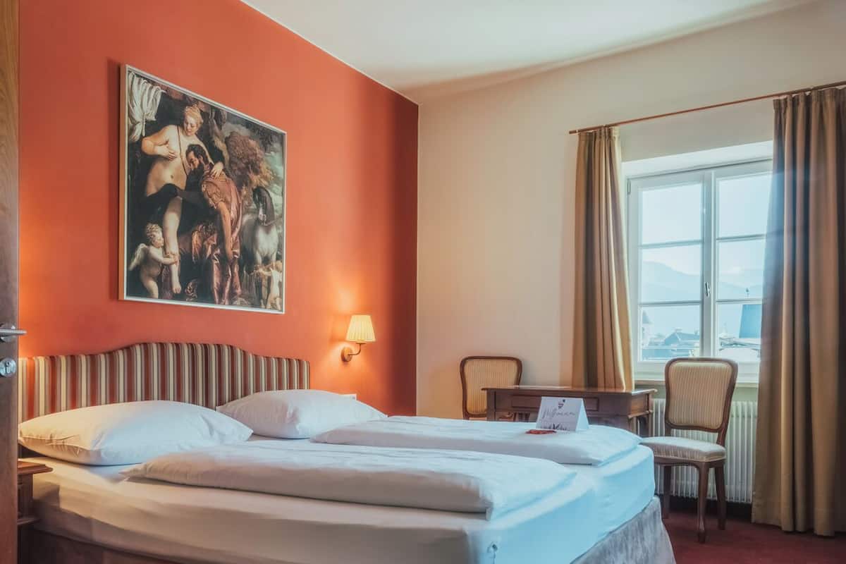 舒适双人房 | 意大利 Frette 床单、防过敏的被褥、羽绒被、客房内保险箱