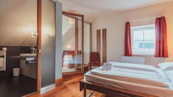 Kahden hengen superior-huone | Italialaiset Frette-lakanat, allergiatestatut vuodevaatteet