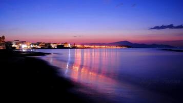 Privatstrand, Cabañas (kostenlos), LiegestĂŒhle, Sonnenschirme