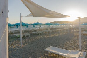 Private beach, sun-loungers - Baron Beach Hotel (Minturno)
