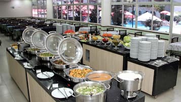包每日自助早餐