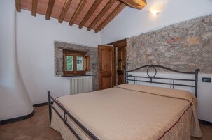 Sábanas italianas Frette, colchones Select Comfort y muebles diferentes 