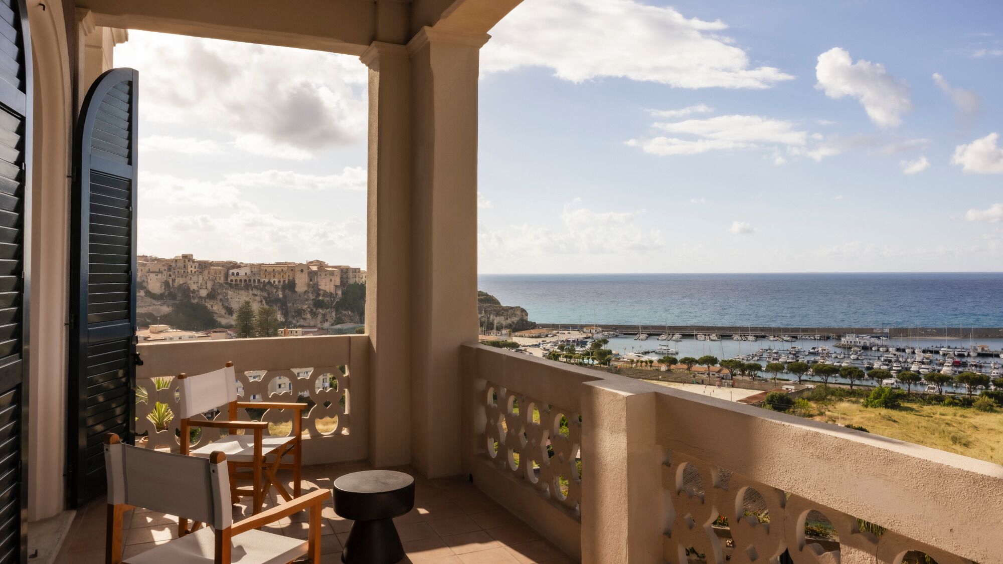 Prestige Sea View | Biancheria da letto di alta qualità, minibar, una cassaforte in camera