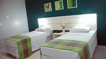 Frigobar, cofres nos quartos, individualmente decorados