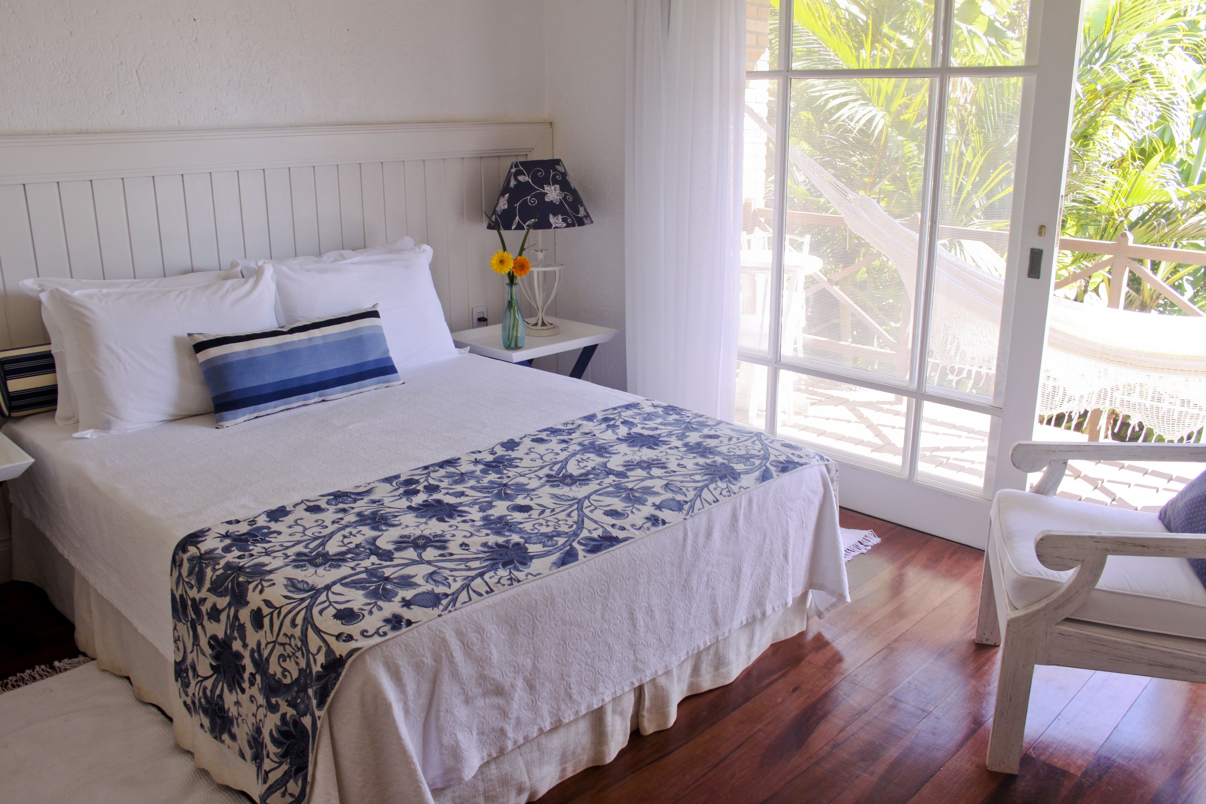 suite, balcony | in-room safe, free wifi, bed sheets