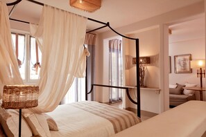 Een kluis op de kamer, individueel gedecoreerd, individueel gemeubileerd