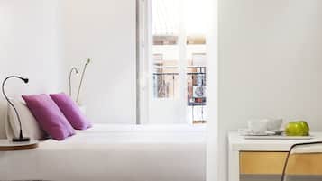 Down duvets, in-room safe, individually decorated, desk