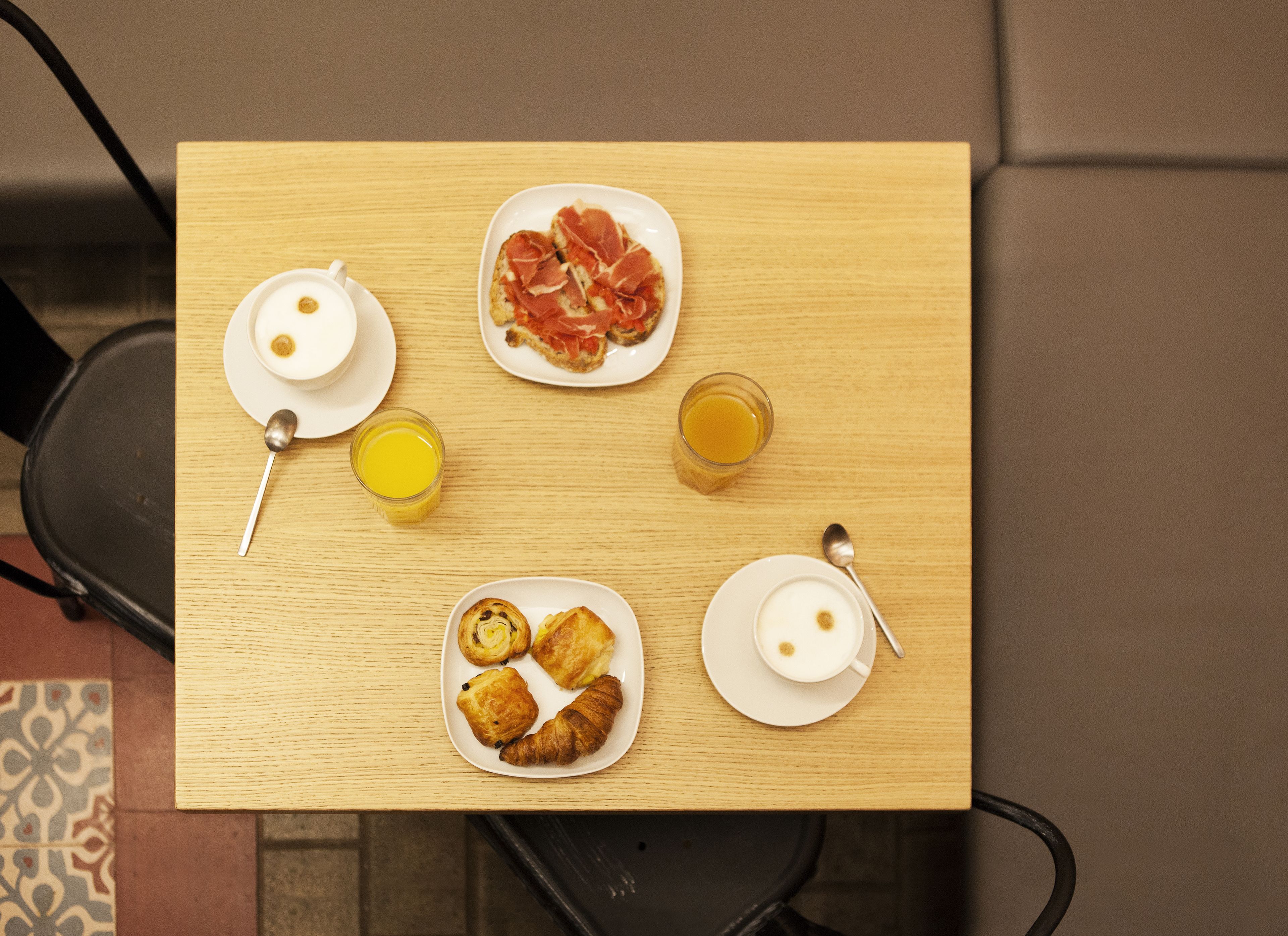 daily continental breakfast (eur 10 per person)