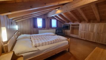 Budget Double Room, 16m² (200 meters from main building) | Premium bedding, down duvets, pillow-top beds, desk