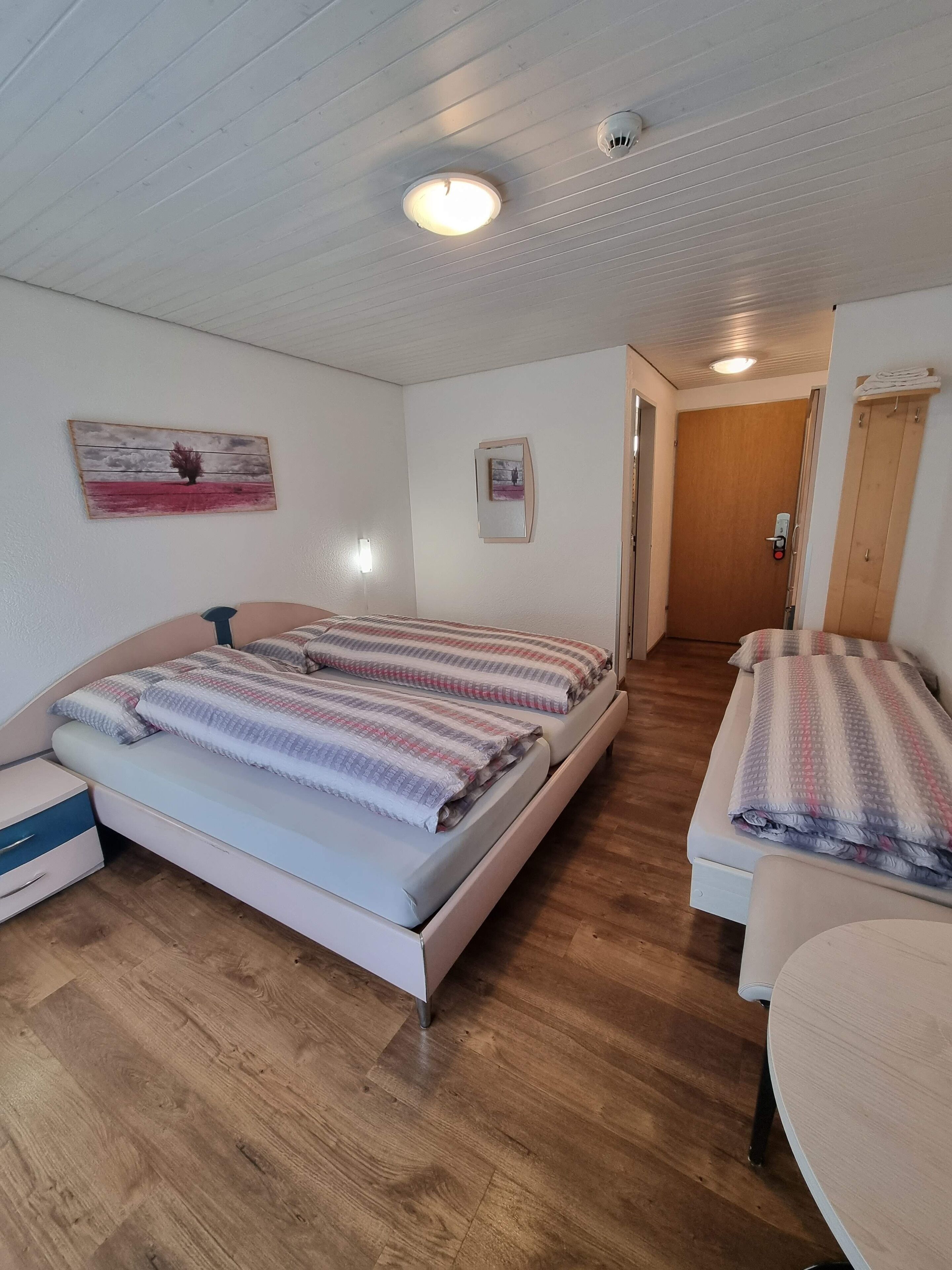 Comfort Triple Room | Premium bedding, down comforters, pillowtop beds, desk