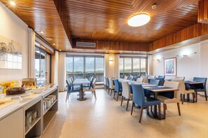 Free daily buffet breakfast  - TURIM Santa Maria da Feira Hotel (Santa Maria da Feira)