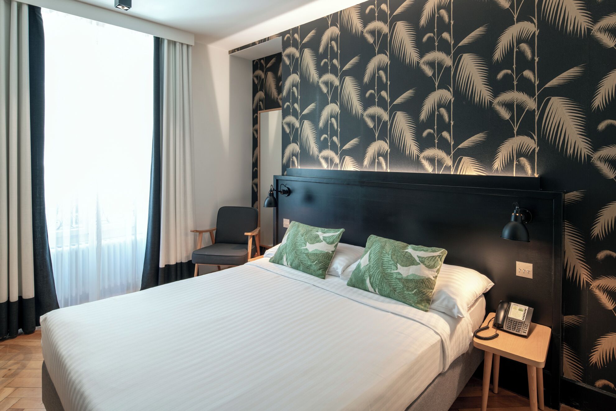 Double Room | In-room safe, desk, free WiFi, bed sheets