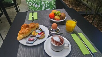 Desayuno buffet todos los días (con cargo)