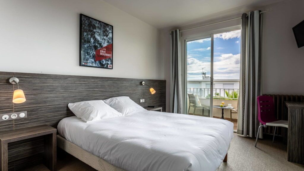 In-room safe, desk, blackout curtains, soundproofing