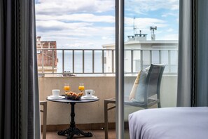 Tremannsrom, delvis sjøutsikt | Balkong