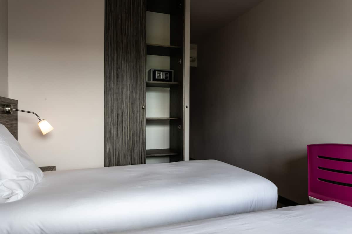 Standard Twin Room, 2 Twin Beds | In-room safe, desk, blackout drapes, soundproofing