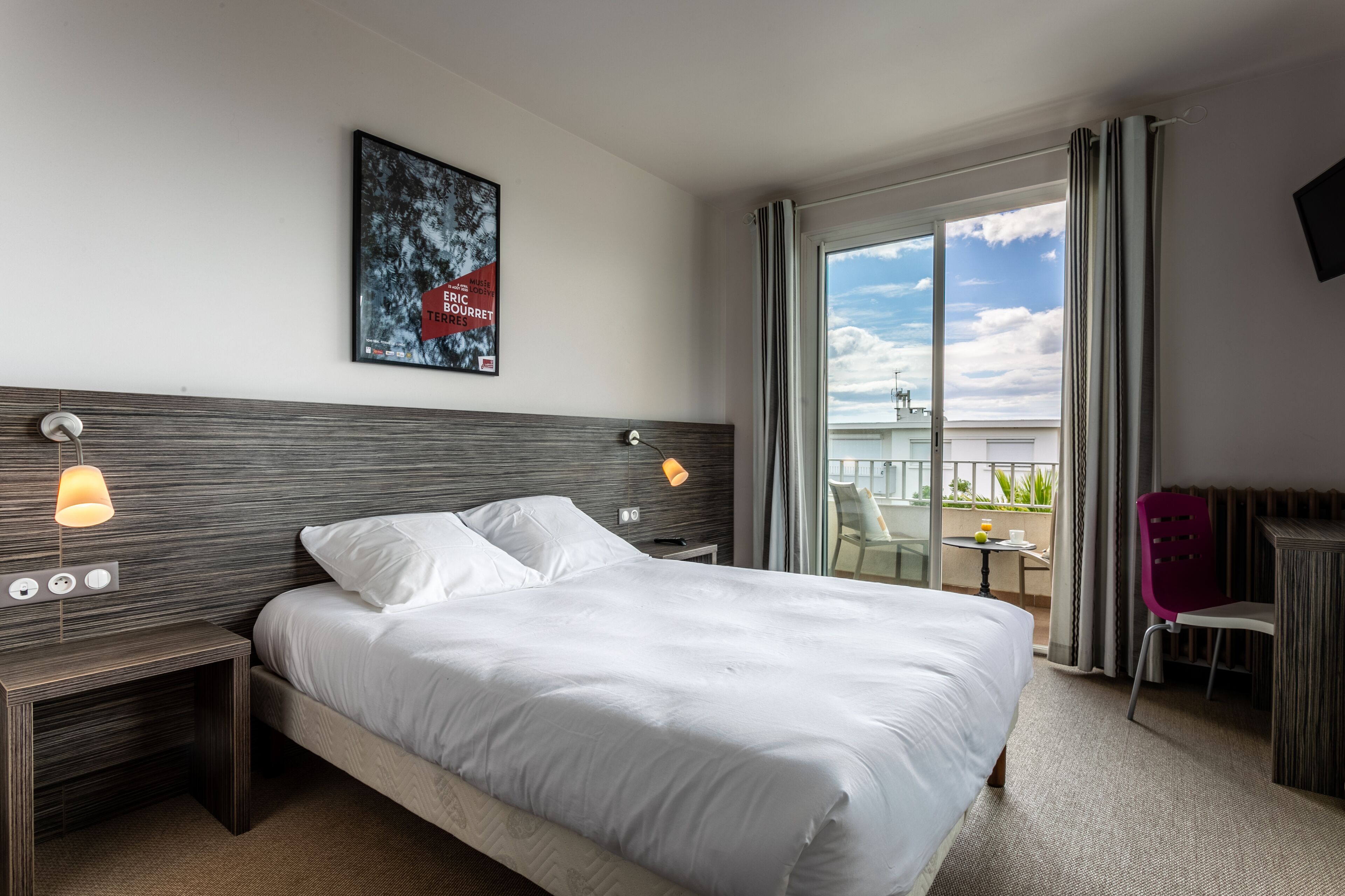 double room, partial sea view | in-room safe, desk, blackout curtains, soundproofing