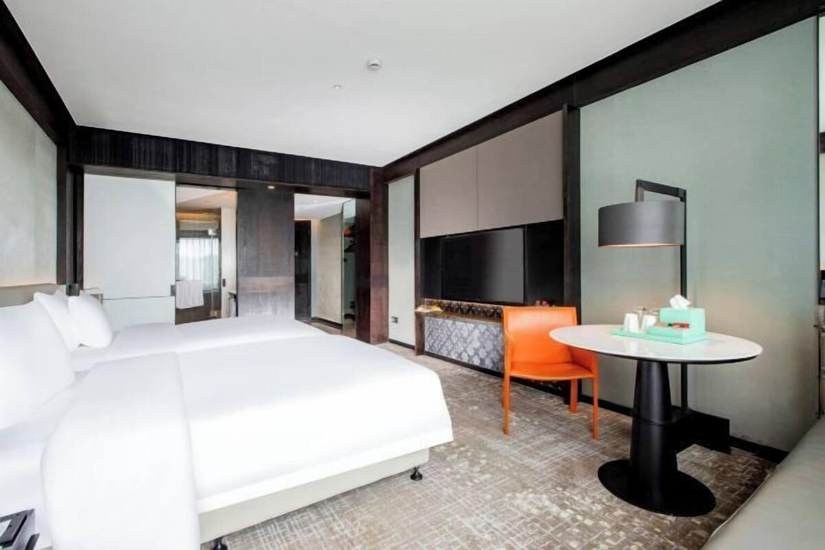 Biancheria da letto di alta qualità, copriletto in piuma, minibar