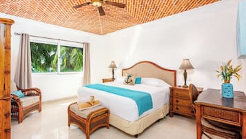 Luxury Apartment | Premium bedding, down comforters, in-room safe, iron/ironing board