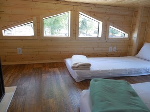 Deluxe studio, uitzicht op rivier (Loft) | Individueel gedecoreerd, individueel gemeubileerd
