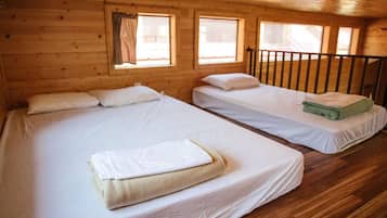 Deluxe Cabin, 1 Bedroom (Loft) | 1 bedroom, individually decorated, individually furnished