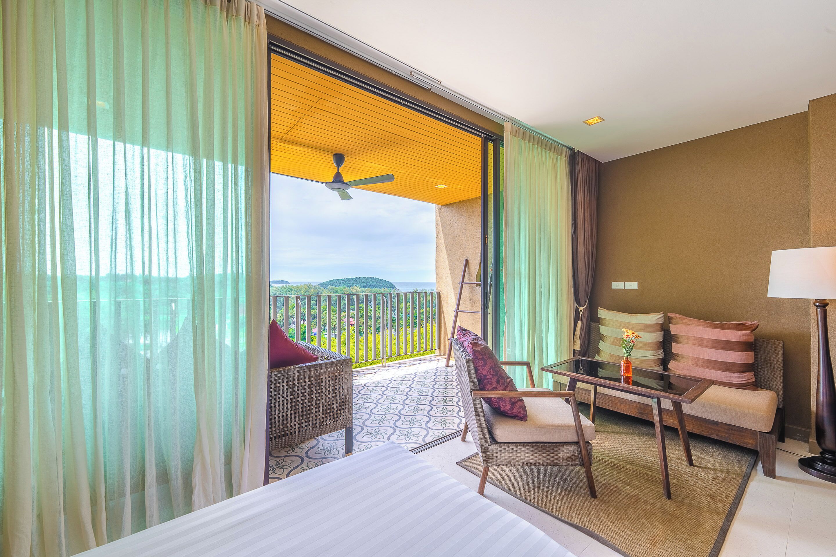 grand deluxe triple | 1 bedroom, premium bedding, down duvets, select comfort beds