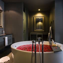Ocean View Pool Villa | 전신 욕조