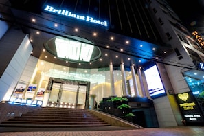 Front of property - Brilliant Hotel (Da Nang)