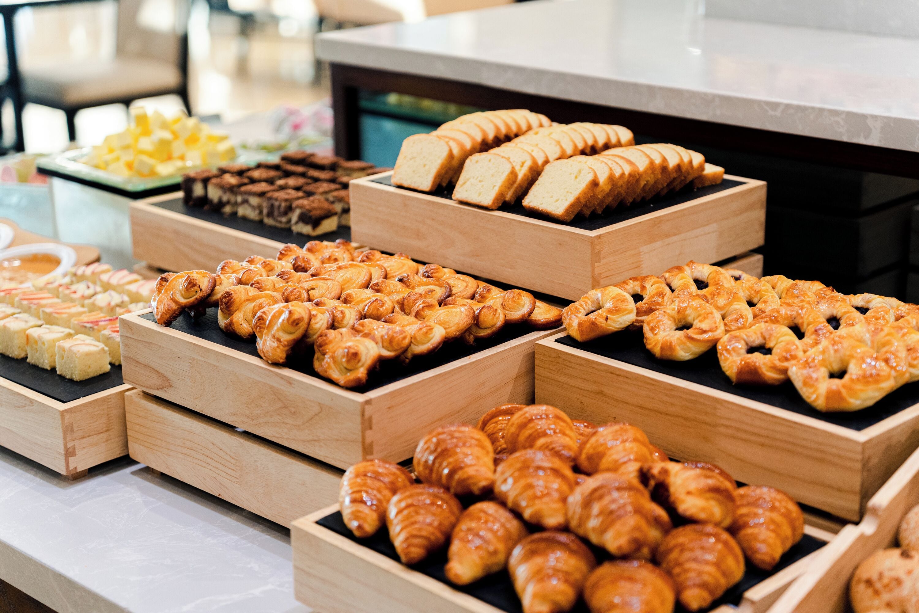 Sarapan lengkap setiap hari (VND 750000 per orang)