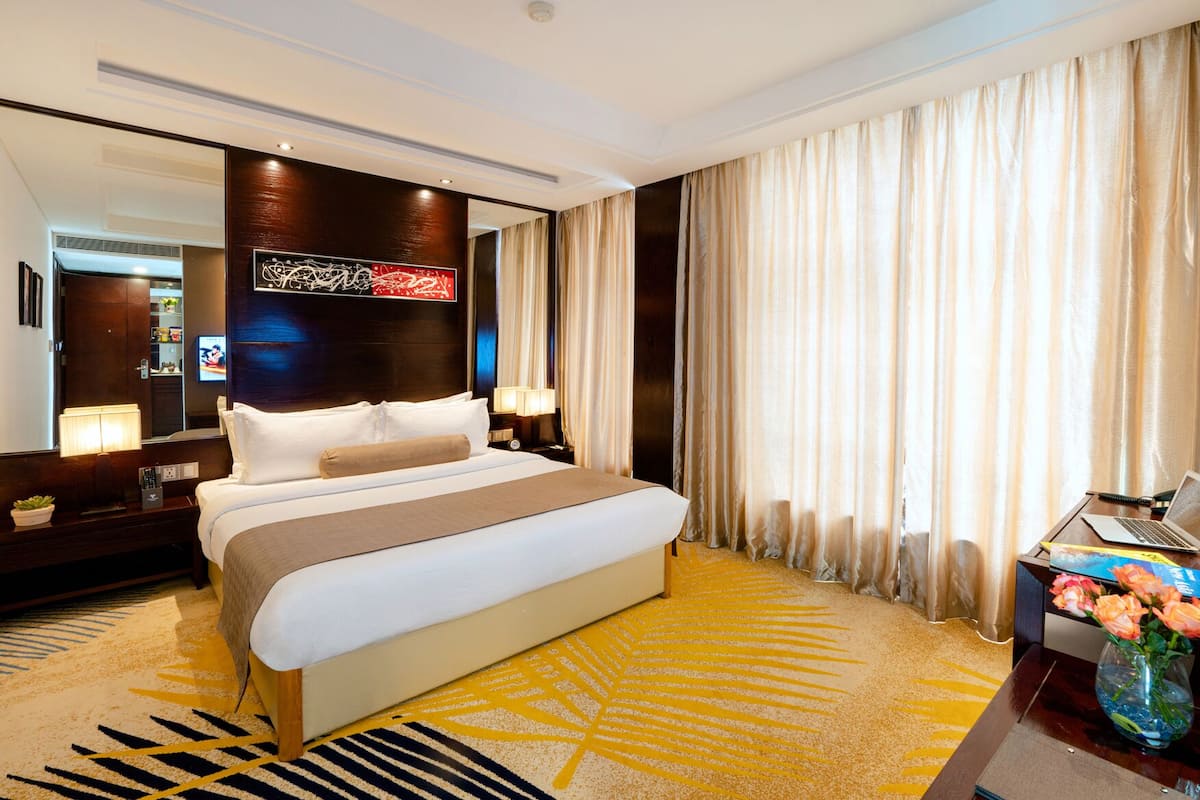 Premium bedding, minibar, in-room safe, desk