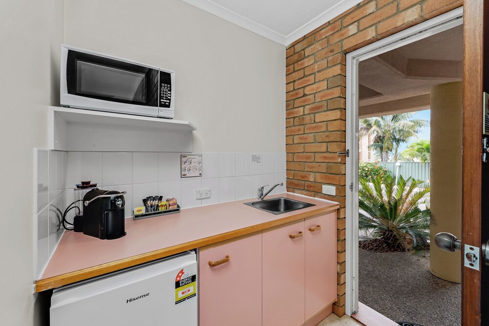 Sapphire Waters Motor Inn by null