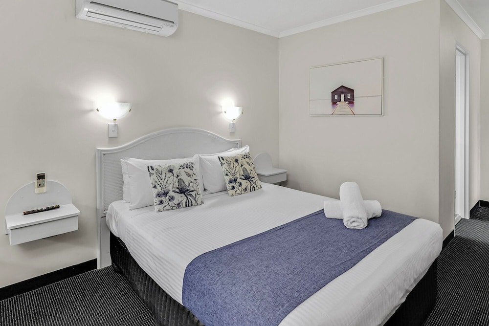 Sapphire Waters Motor Inn by null