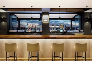 Rooftop bar, al fresco dining, open daily - AC Hotel by Marriott Seoul Gangnam (Seoul)