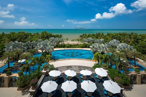 Crowne Plaza Resort Sanya Bay by IHG
