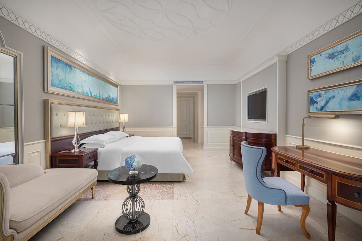 1 slaapkamer, donzen dekbedden, een minibar, een kluis op de kamer