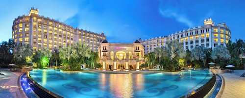 Crowne Plaza Resort Sanya Bay by IHG