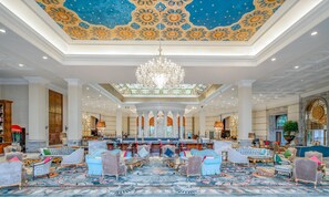 Bar (on property) - Crowne Plaza Resort Sanya Bay by IHG (Sanya)