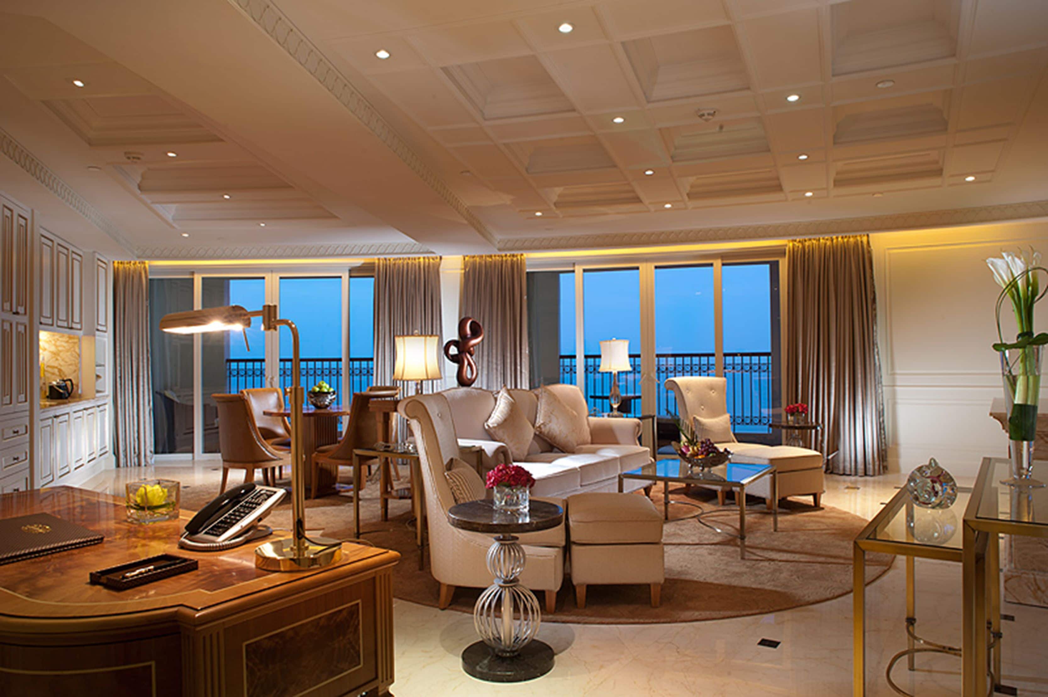 1 bedroom, down duvets, minibar, in-room safe