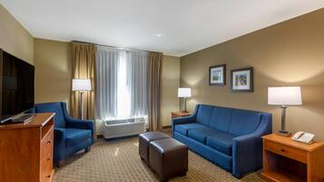 Peralatan tempat tidur premium, peti besi dalam bilik, meja