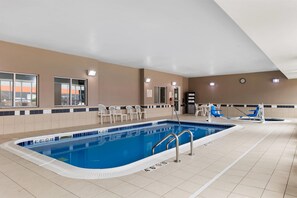 Indoor pool, open 8 AM to 10 PM, sun loungers - Comfort Inn & Suites Marion I-57 (Marion)