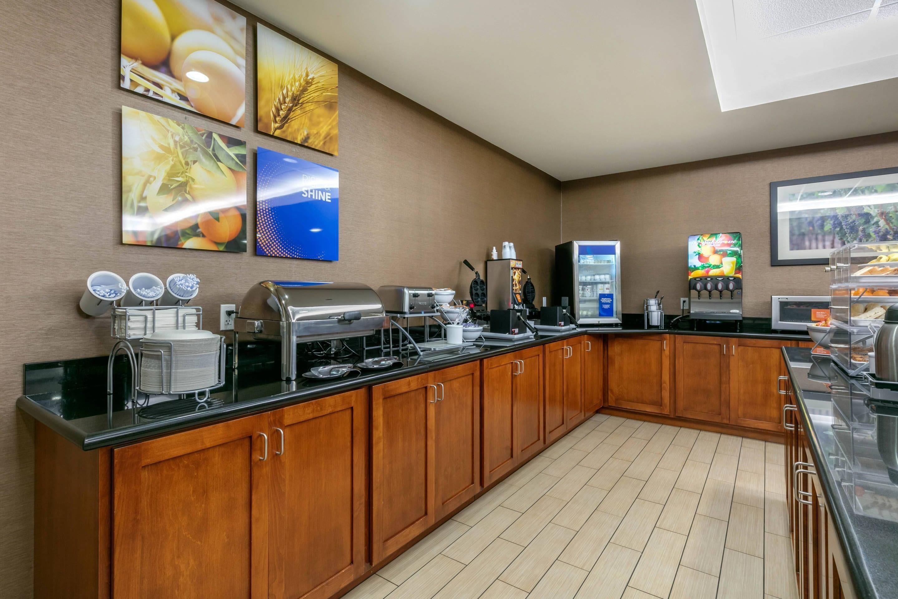 free daily continental breakfast