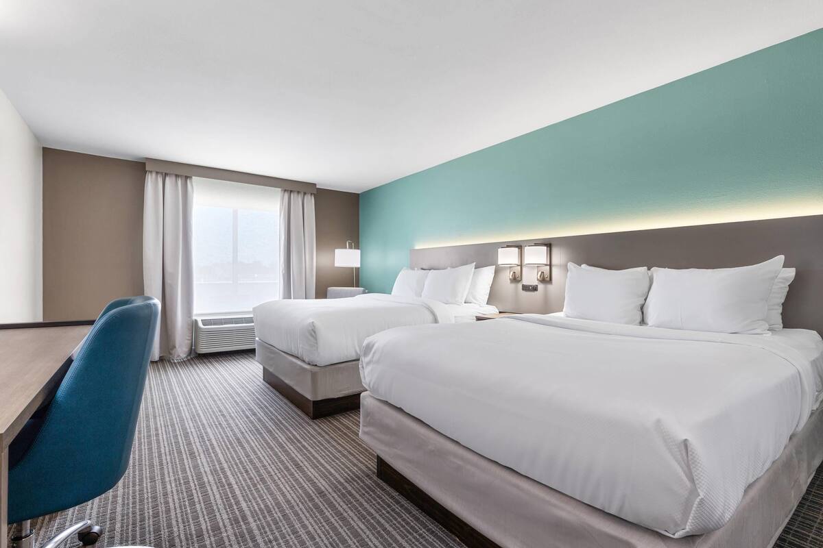 Standard Room, 2 Queen Beds | Premium bedding, in-room safe, desk, laptop workspace