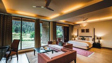 Luxury Suite with Balcony -Mountain View | 1 bedroom, in-room safe, desk, laptop workspace