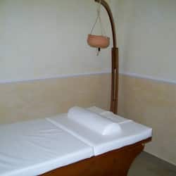 Sauna, hot tub, Turkish bath/hammam, body treatments, aromatherapy