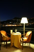 Quarto casal ou duplo standard | Frigobar, cofres nos quartos, escrivaninha, berços grátis