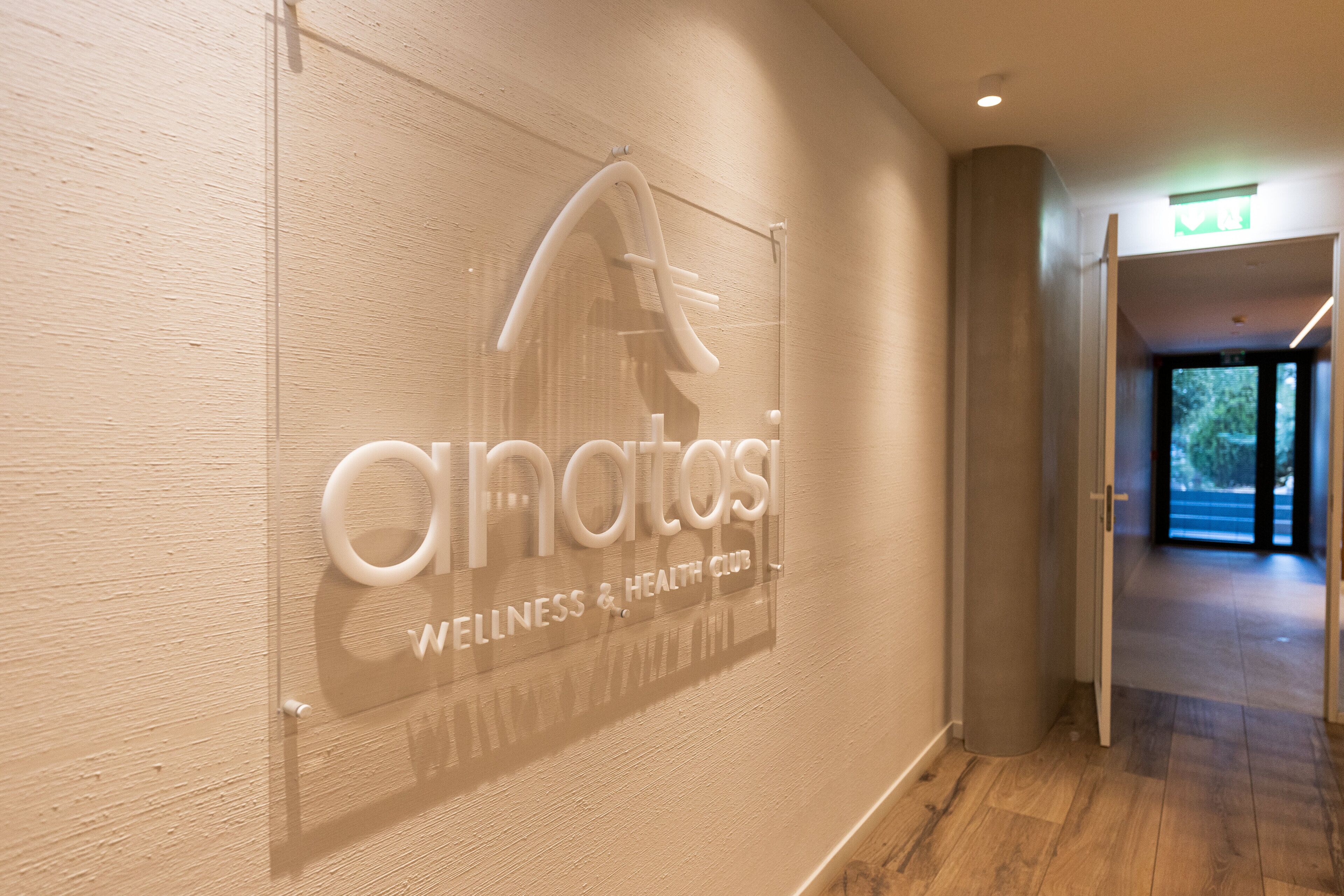 Couples treatment room(s), body treatments, aromatherapy, body scrubs